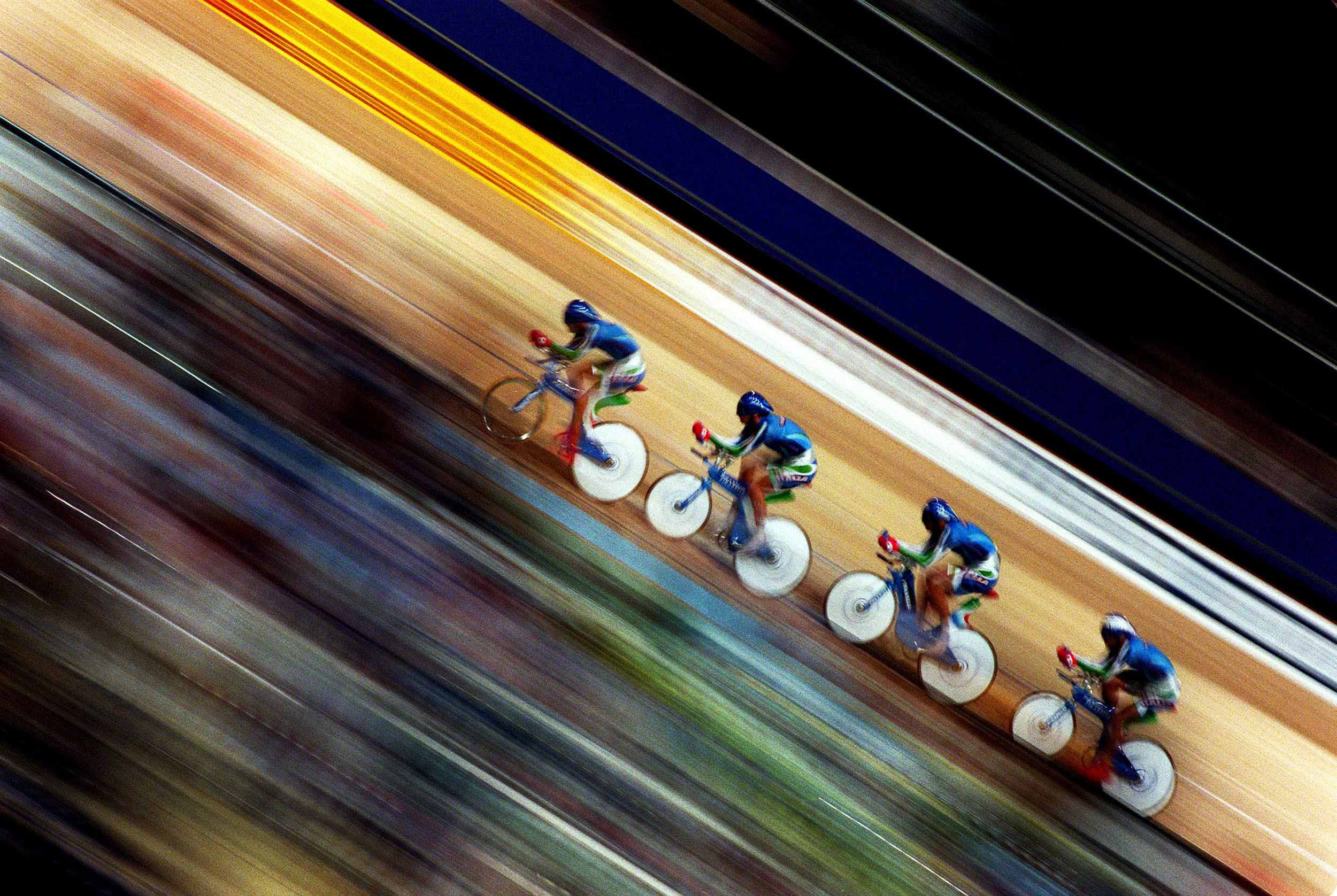 09Cycling-Phil-Hillyard-Web